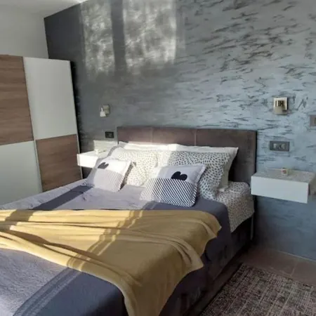 Lana - By Guide Villa *