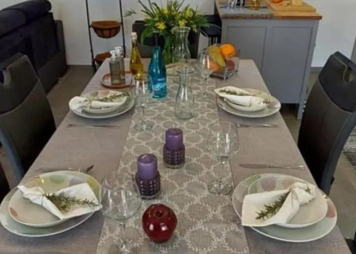 Lana - By Guide Cabrunici