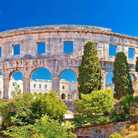 Lana - By Guide * Cabrunici