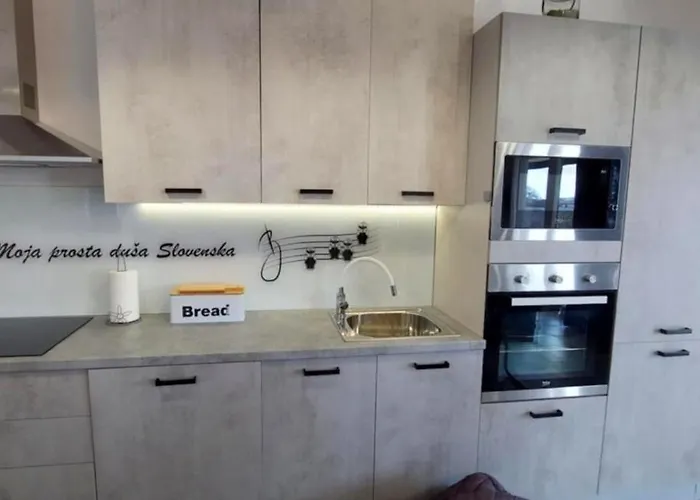 Lana - By Guide Cabrunici